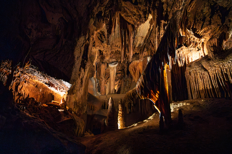 Grand-Caverns-Cave-Interior-Cavern-Formations